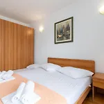 Jerkan 17 By Interhome *