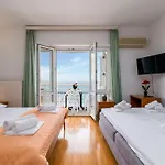 Jerkan 17 By Interhome