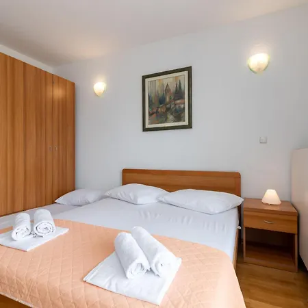 Jerkan 17 By Interhome