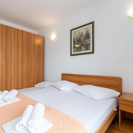 Jerkan 17 By Interhome *