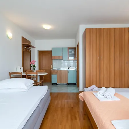 Jerkan 17 By Interhome Podstrana