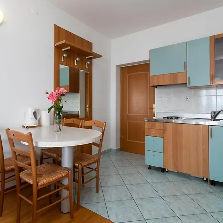 Jerkan 17 By Interhome * Podstrana