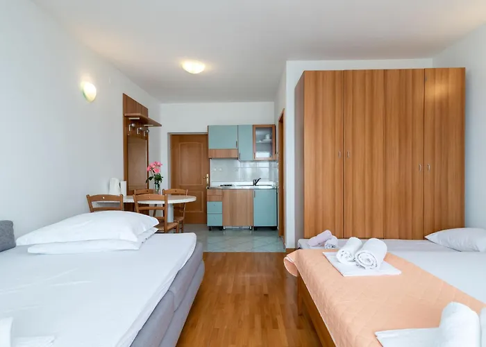 Jerkan 17 By Interhome Podstrana